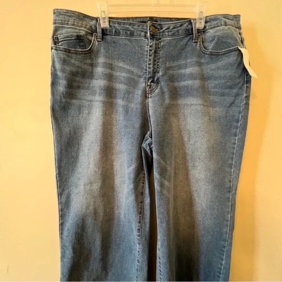 NWOT Daily Thread 20W High Rise Cropped Wide Leg Jeans - Picture 3 of 6